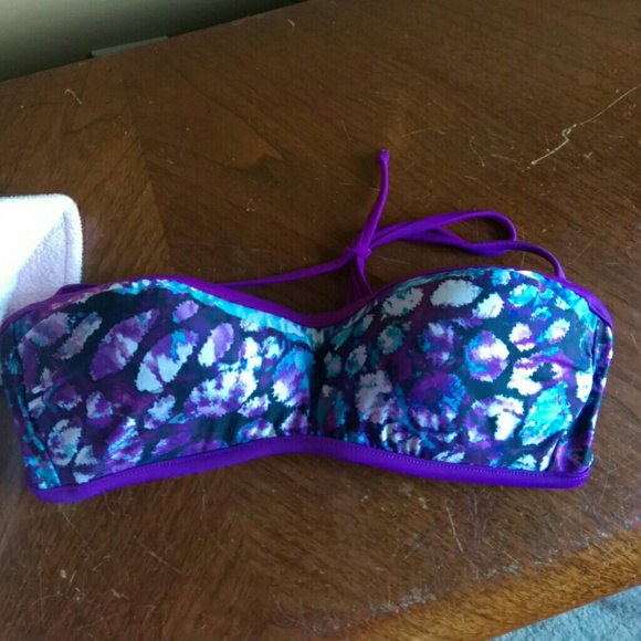 Halter bikini top
