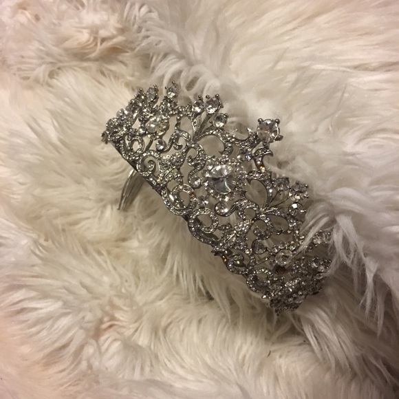 Real crown with crystal and swarvoski crystals