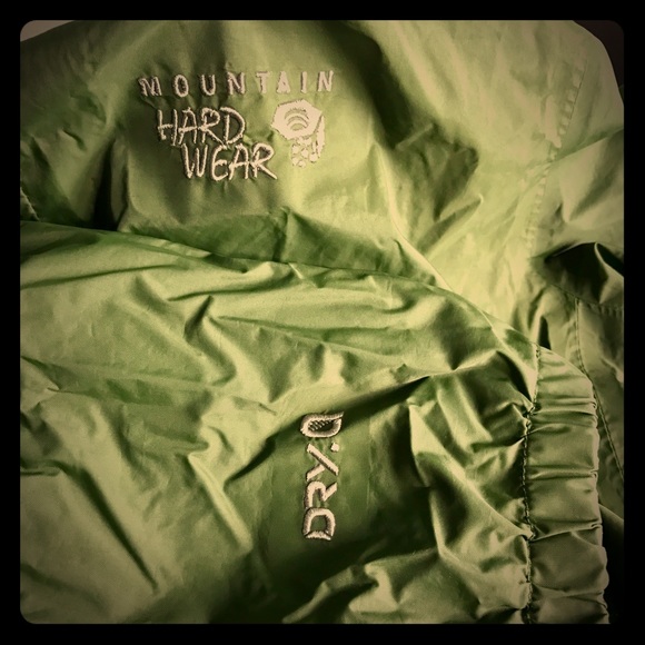 Men's Large Mountain Hardwear Dry.Q Rain Jacket.
