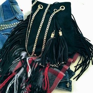 🎄NEW LISTING!🎄Suede and Gold Fringe Bag NWT