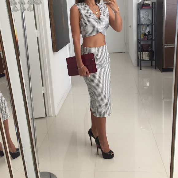 Sophisticated Checkered Two Piece Size S