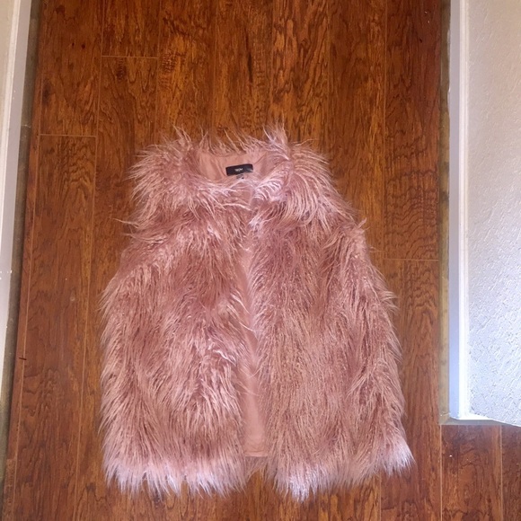 Fur Vest - Picture 2 of 3