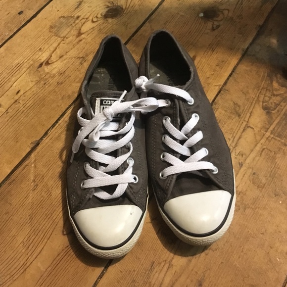 Converse size 7