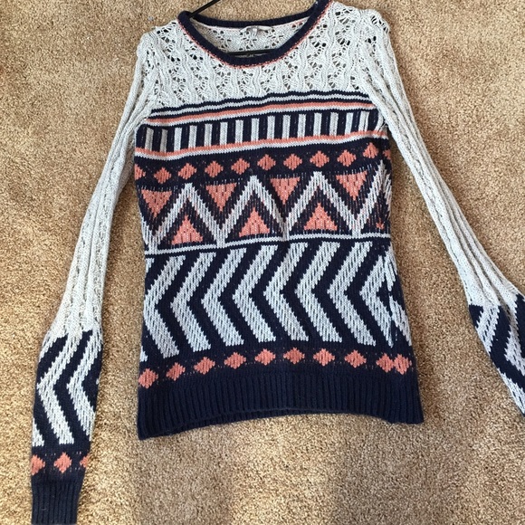 Long sleeved sweater