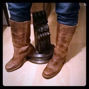 FRYE Compus Boots