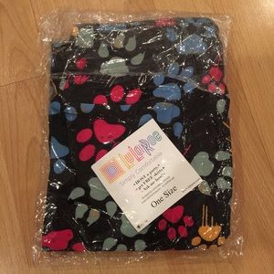 LuLaRoe OS paw print leggings