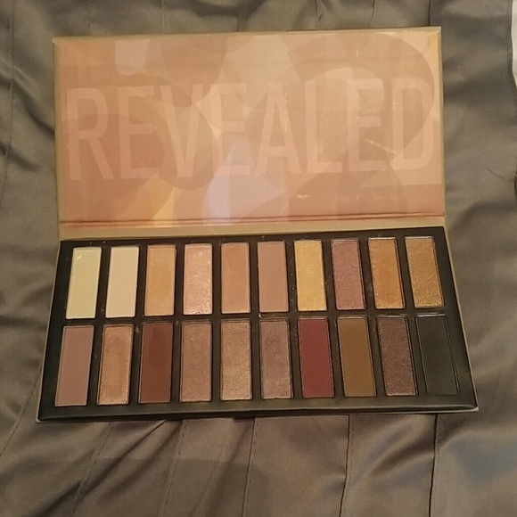 Revealed eye shadow palette (costalscents) - Picture 2 of 2