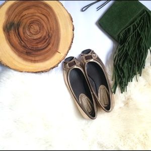 Banana republic Metallic gold peep toe flats 7 Banana republic Metallic gold peep toe flats 7