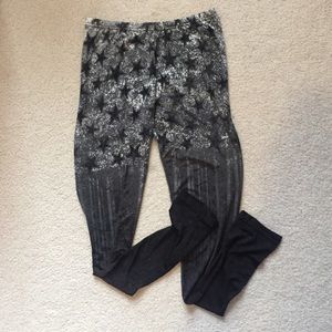 Star print silky leggings with gradient to black