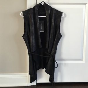 NWT Zara vest - Metallic suede - S