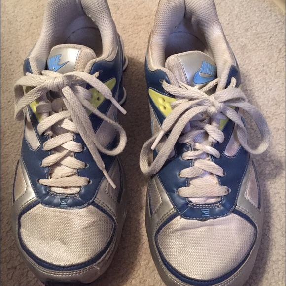 Nike tennis shoes