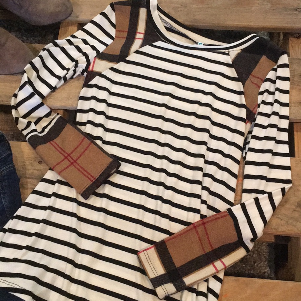 Long Sleeve/Plaid Contrasted Striped Top - Picture 5 of 6