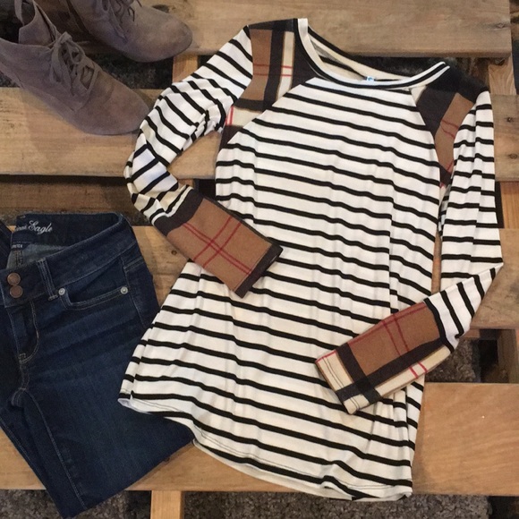 Trindy Clozet Boutique Tops - Long Sleeve/Plaid Contrasted Striped Top