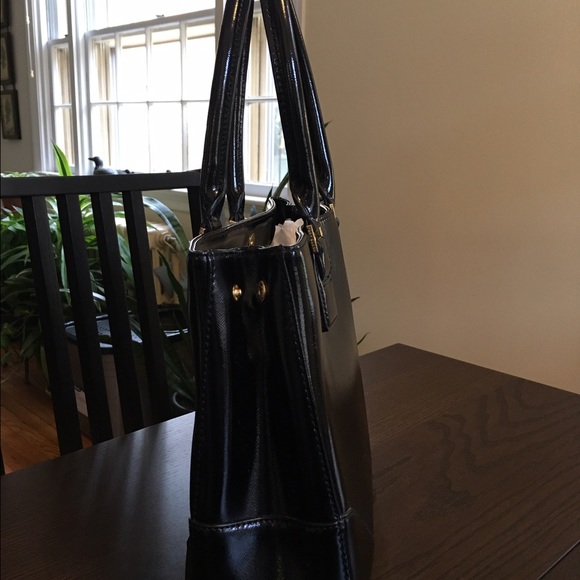 Tory Burch Robinson Tote - Picture 2 of 7