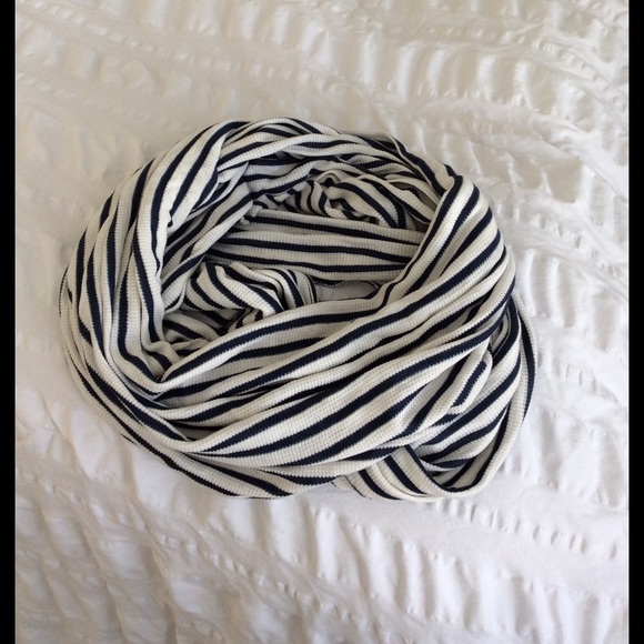 Super-sized Striped Infinity Scarf - Picture 2 of 4