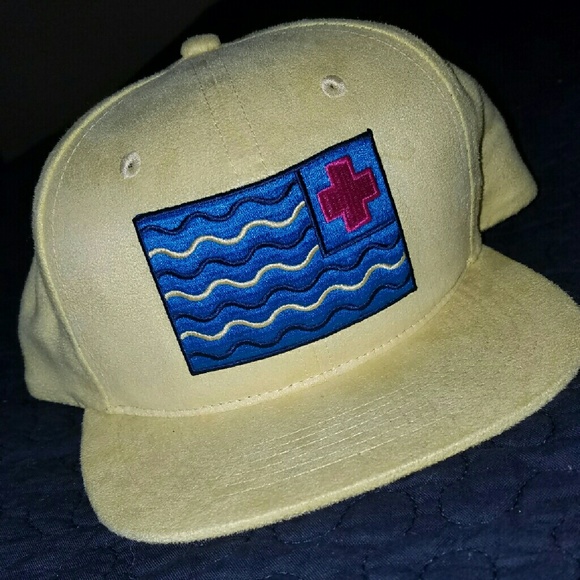 Rare Pink Dolphin cross flag hat - Picture 1 of 3