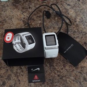 Nike+SportWatch GPS  Powered by TomTom