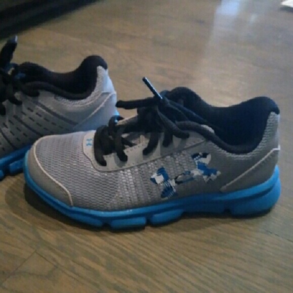 Under Amour Toddler/Boys Size 12 shoes