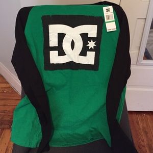 NWT DC long sleeve shirt size Large