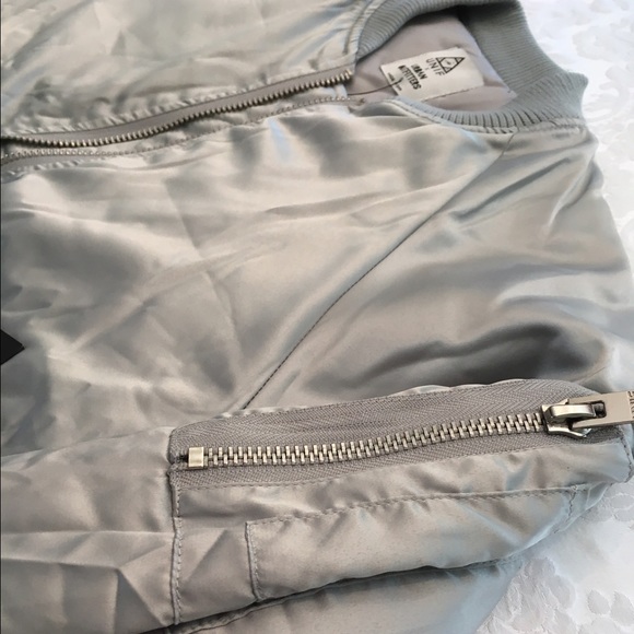 ❤️Host Pick❤️NWT silver satin bomber $80 @ UrbanO - Picture 3 of 4