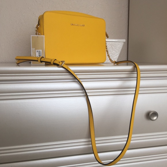 Michael Kors Jet Set Travel Crossbody Bag NWT