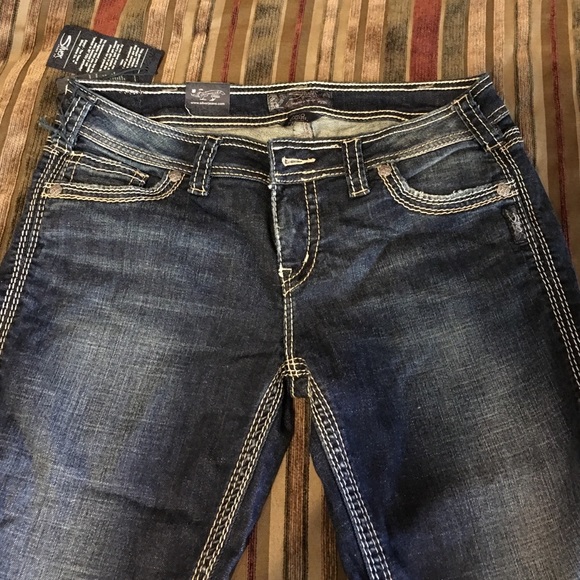 Silver brand Aiko Capri