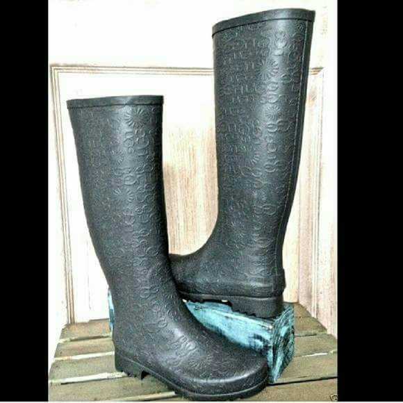 Ugg rain boots size 5