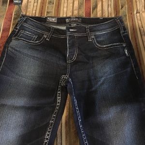 Silver brand Aiko Kick Flare Capri jeans. New!