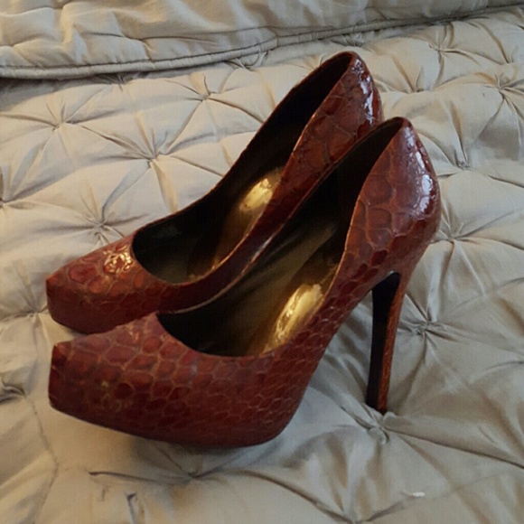 Jessica Simpson croco heels