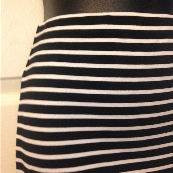 NWOT sanctuary Black & white long pencil skirt