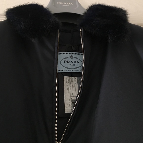 Prada Mink Trim Jacket. Navy. Size 44. NWT! - Picture 3 of 4