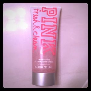 VS Pink Fresh and clean wash scrub
