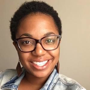 Meet your Posher, Aziza