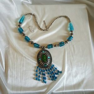 Statement necklace