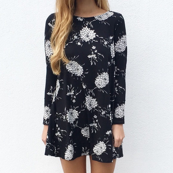 long sleeve floral dress - Picture 4 of 4