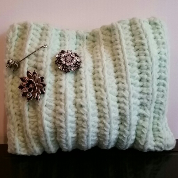 The Girl In Grey Handbags - Handmade crocheted clutch