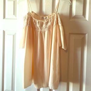NWT Cream cold-shoulder blouse with lace detail