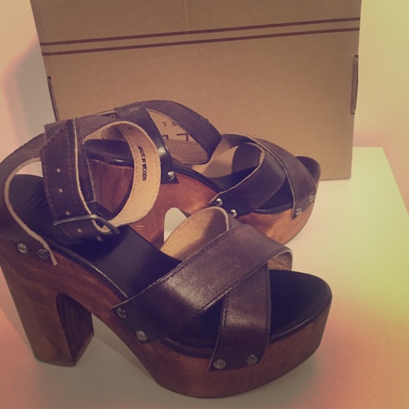 Bed Stu Madeline Teak Rustic Platform Sandal