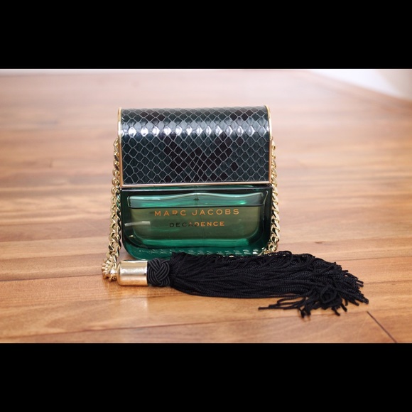 Marc Jacobs Decadence perfume