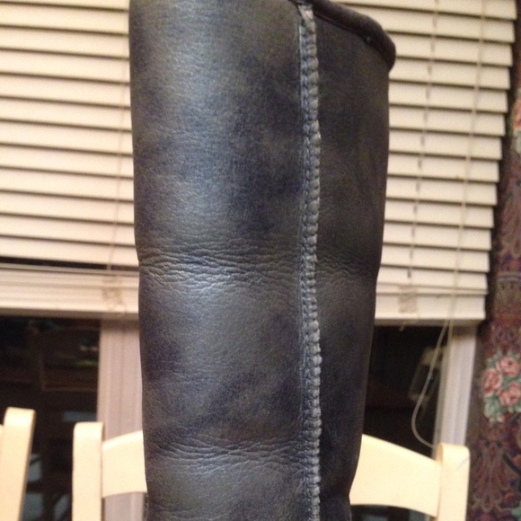 Silver Metallic Ugg Boots - Picture 4 of 5