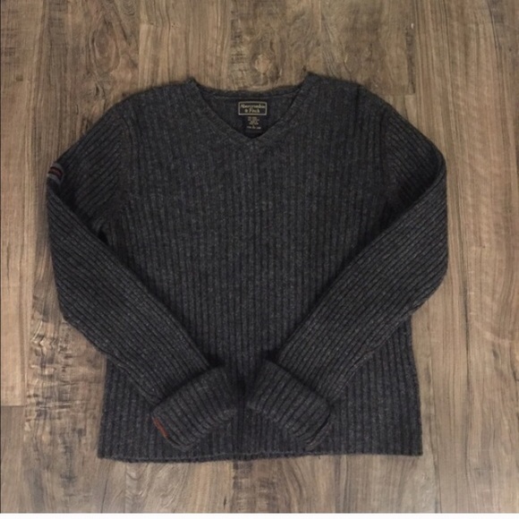 Abercrombie & Fitch Gray Wool Sweater - Picture 2 of 7