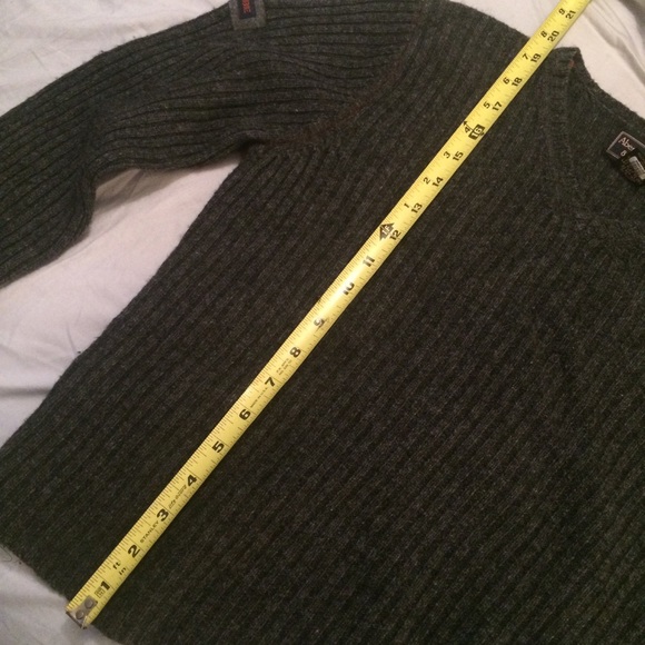 Abercrombie & Fitch Gray Wool Sweater - Picture 5 of 7
