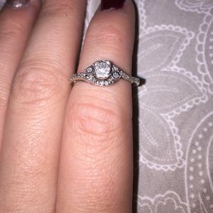 Beautiful kay jewelers diamond ring OPEN TO OFFERS