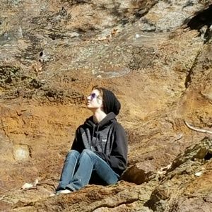 Meet your Posher, Selena