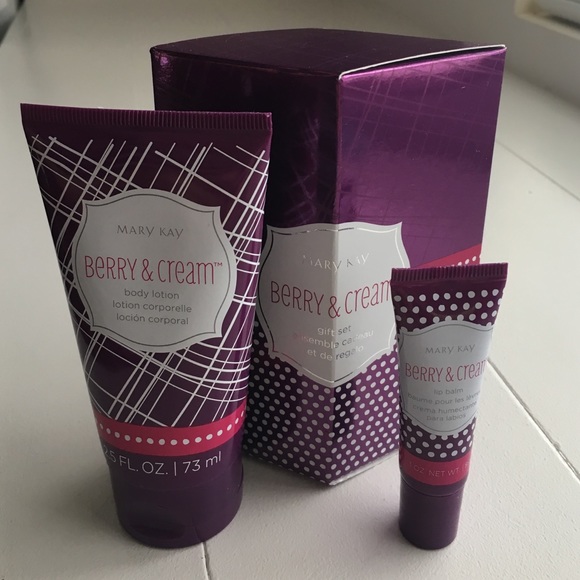 Mary Kay Berry & Cream lotion, lip balm gift set