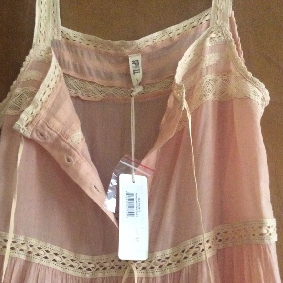 Prairie dress on hold - Picture 2 of 3