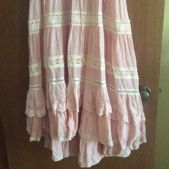 Prairie dress on hold - Picture 3 of 3