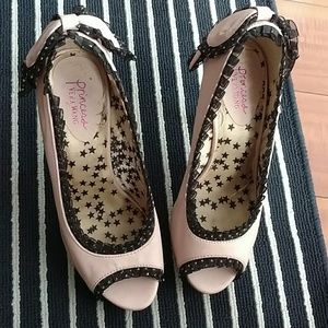 Vera Wang Princess Blush bow peep toe heels