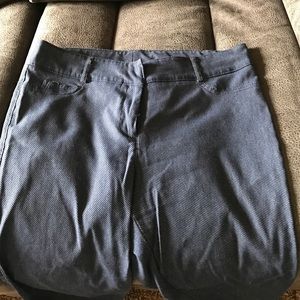 Women's navy blue capris