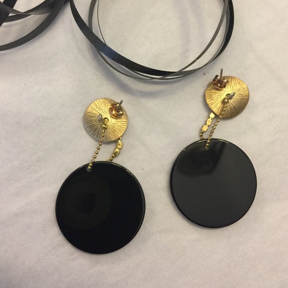 Gorgeous pair of Earrings-Brand new - Picture 4 of 4